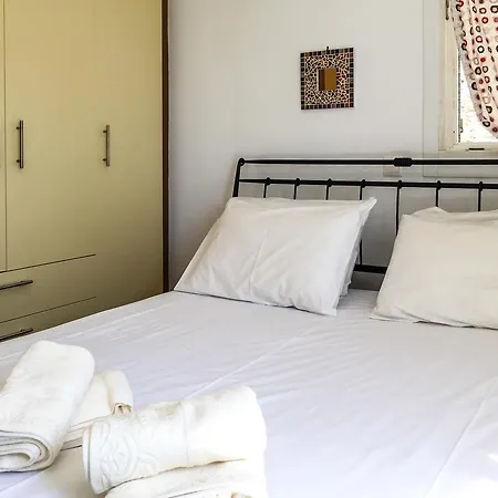 Phoenix Cosy ιι Feriehus