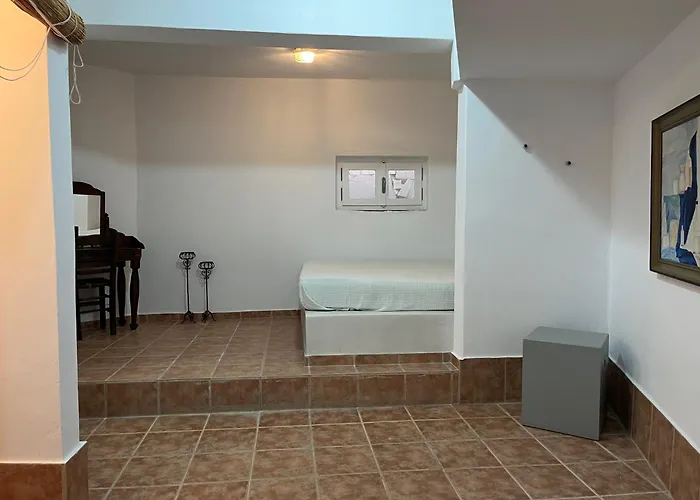 Phoenix Cosy ιι Livadakia